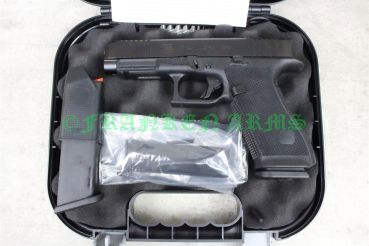 Preview: GLOCK Gen6 Lieferumfang im originalen Pistolenkoffer mit Ersatzmagazin, Reinigungsset und Adapterplatten