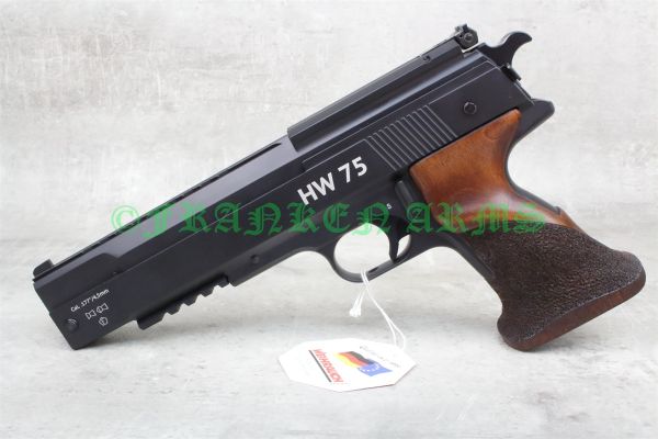 Weihrauch HW 75 Match-Luftpistole 4,5 mm mit Nussbaumholz-Griffstück.